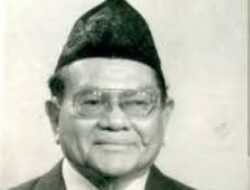 H.B. Jassin, Kritikus-cum-Dokumentator Sastra